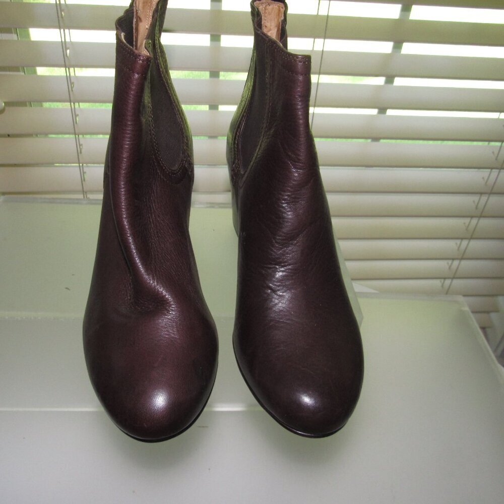 FRYE Chelsea Leather Block‑Heel Brown Ankle Booties · 8.5 * Boho Minimalist Chic - Picture 3 of 9